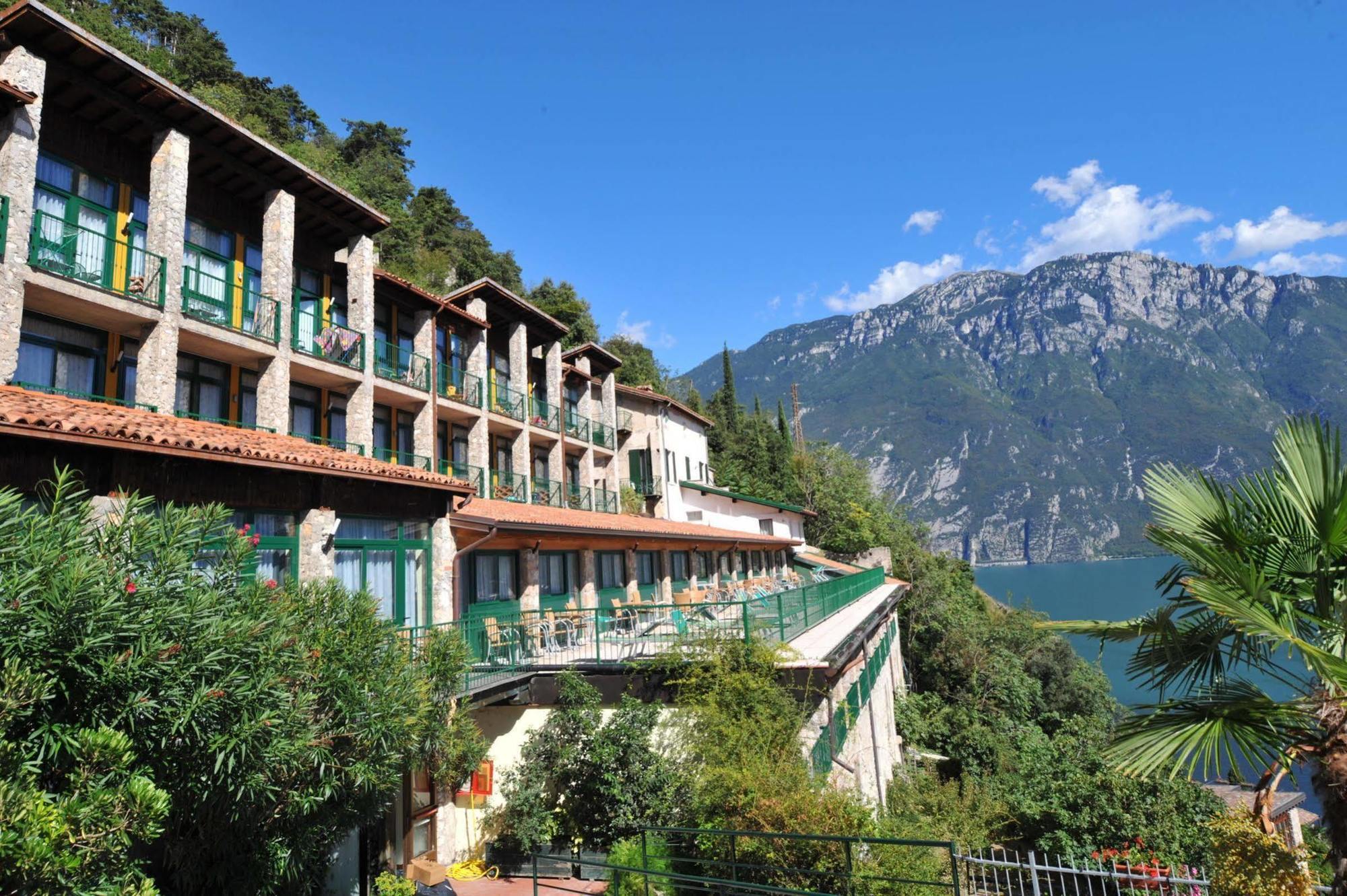 Centro Vacanze La Limonaia Limone sul Garda Exteriör bild
